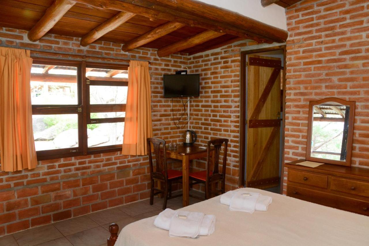 La Toma Complejo De Montana - Cabanas Y Habitaciones En Hosteria Mina Clavero Exterior foto